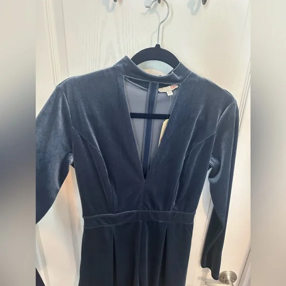 Gianni Bini Velvet Deep V Neck Romper XS - Picture 3 of 14